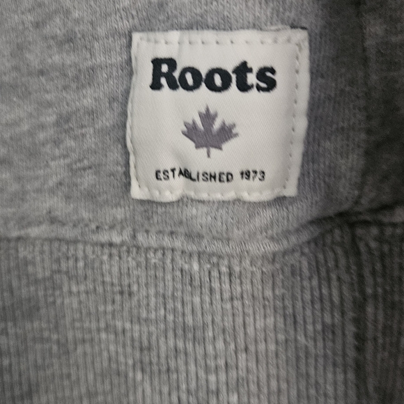 Roots Cropped Grey Sweater - Picture 2 of 9